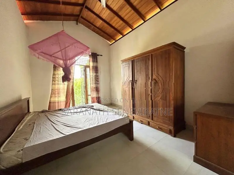 House in Calm Residential Area - Piliyandala Off Madapatha / Jamburali