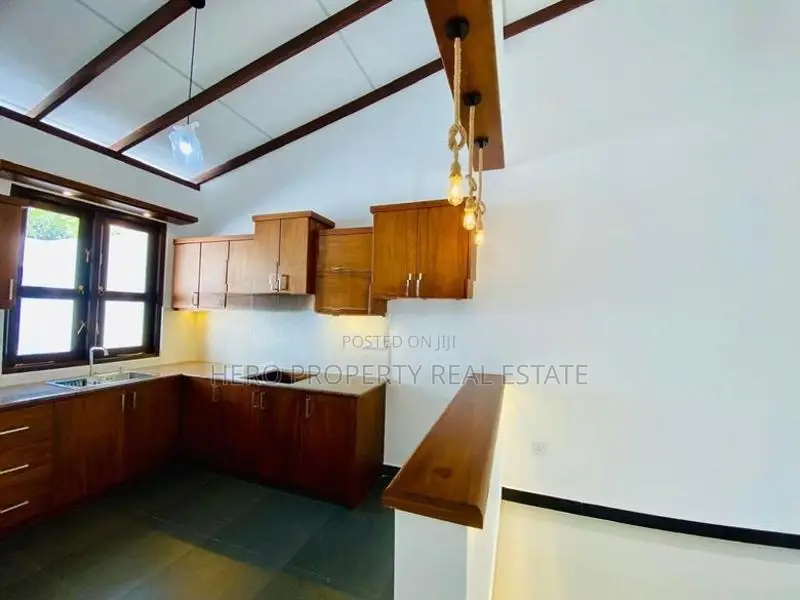 Luxury Quality Valuable House for Sale in Athurugiriya