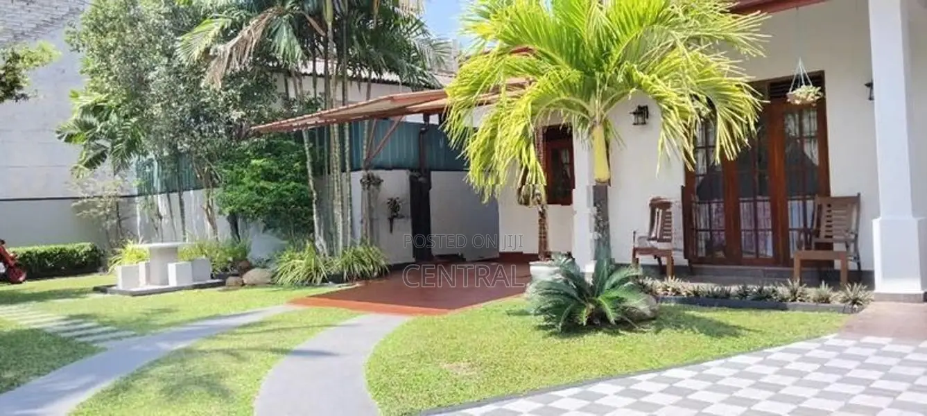 House for Sale in Ja-Ela (C7-10244)