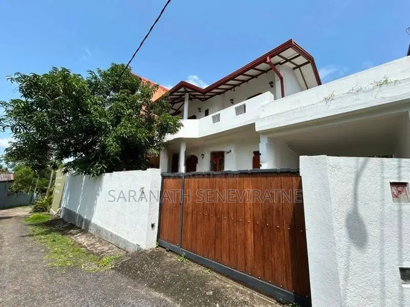 House For Sale in Jothipala Rd Malabe