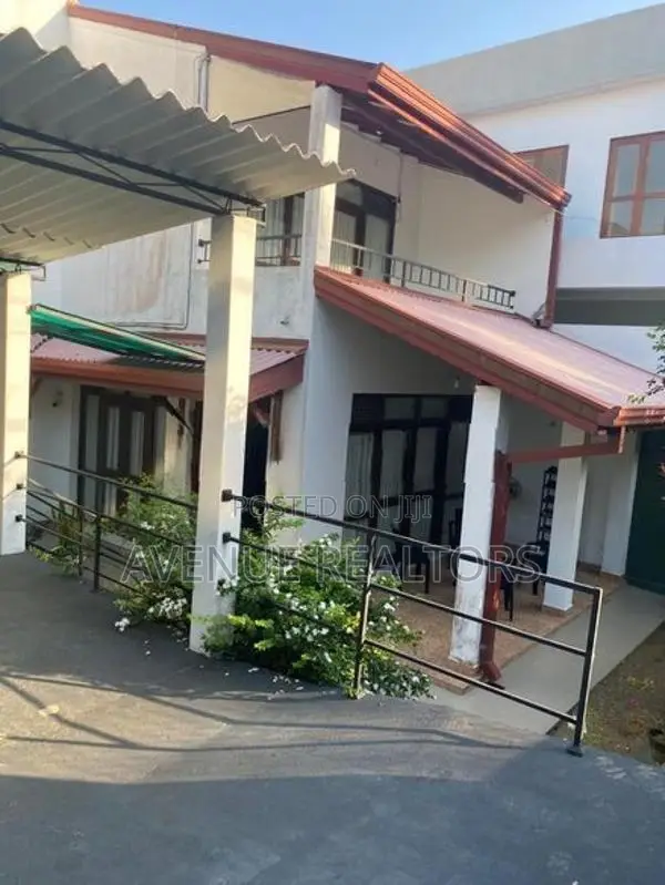 10 Perch 3BR Two-Storey House for Sale in Malabe (HS4720)