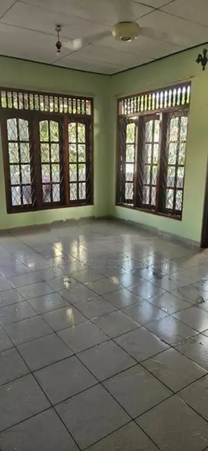 Upper floor for rent pitakotte