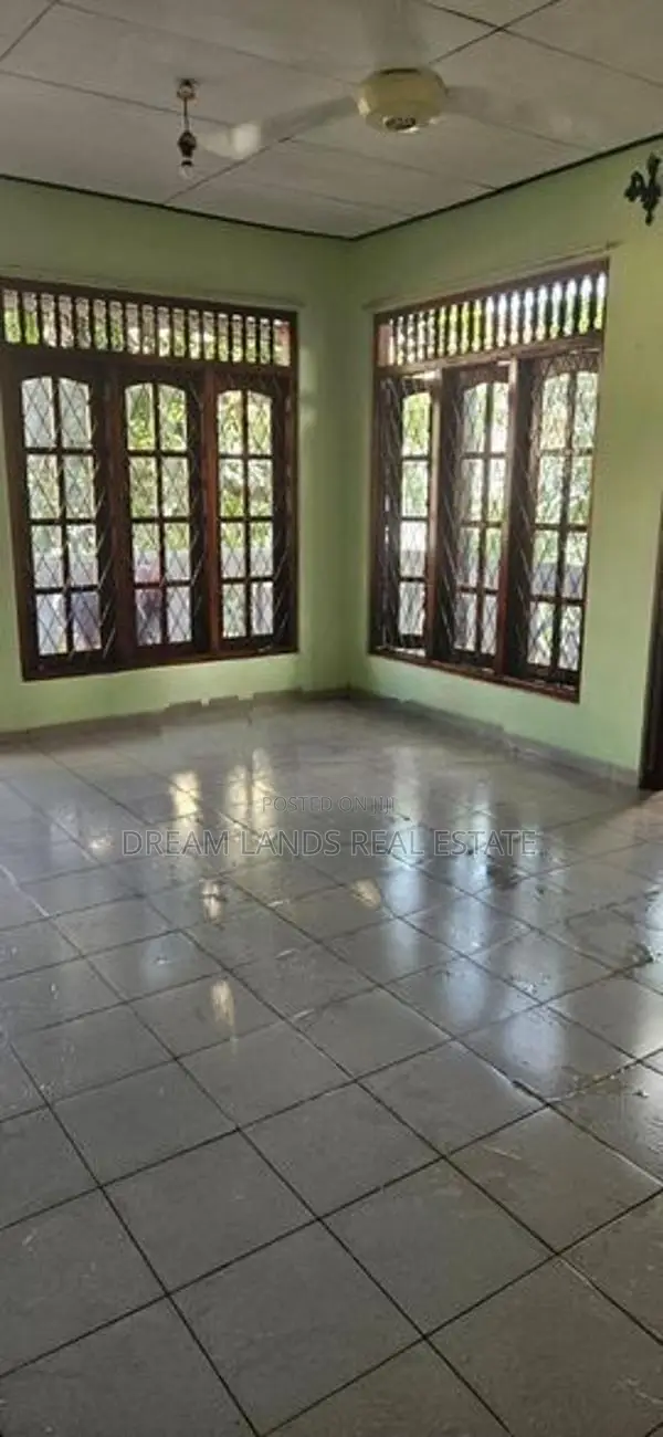 Upper floor for rent pitakotte
