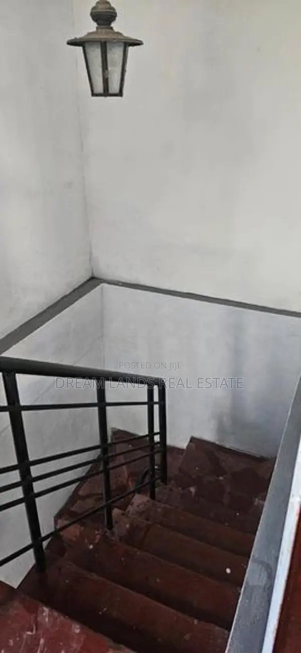 Upper floor for rent pitakotte
