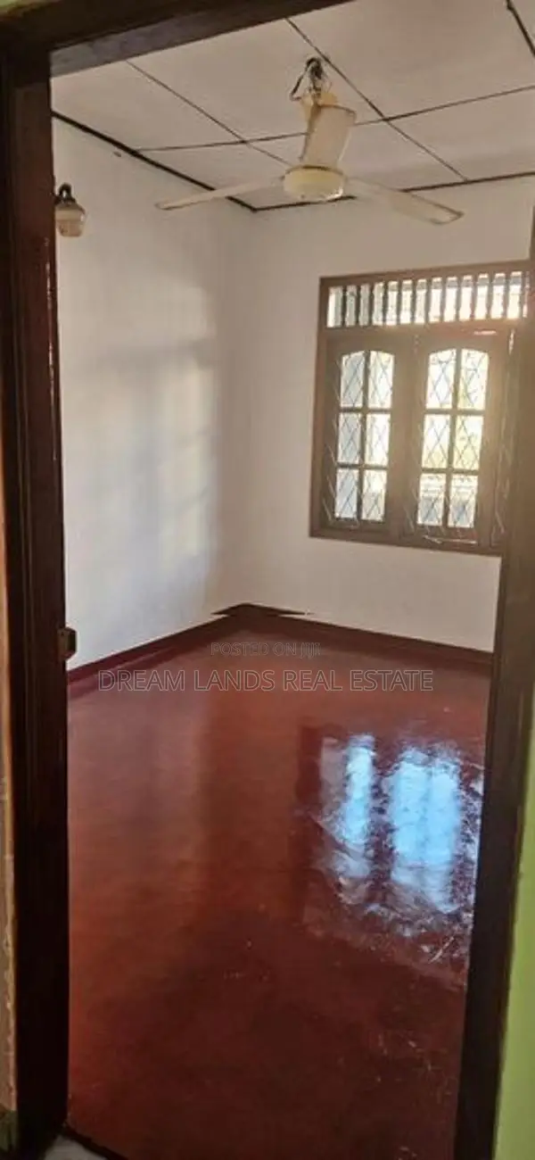 Upper floor for rent pitakotte