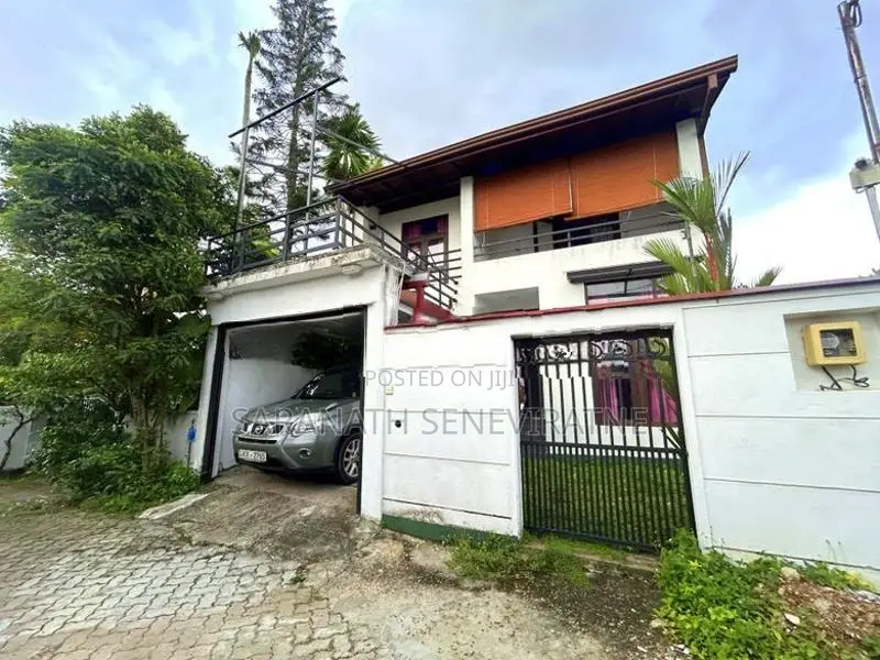 2 Storied House From Between Boralesgamuwa & Maharagama Junctions