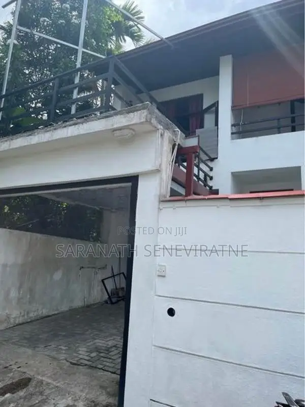 2 Storied House From Between Boralesgamuwa & Maharagama Junctions