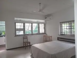 Large Garden House for Rent in Torrington Avenue Colombo 07 [ 2222C ]