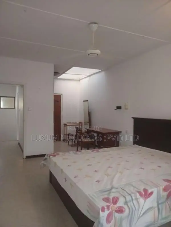 Large Garden House for Rent in Torrington Avenue Colombo 07 [ 2222C ]