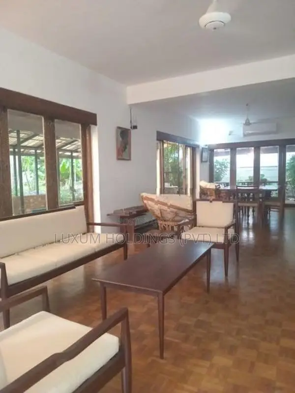 Super Luxury House for Rent in Torrington Avenue Colombo 07 [ 2222C ]