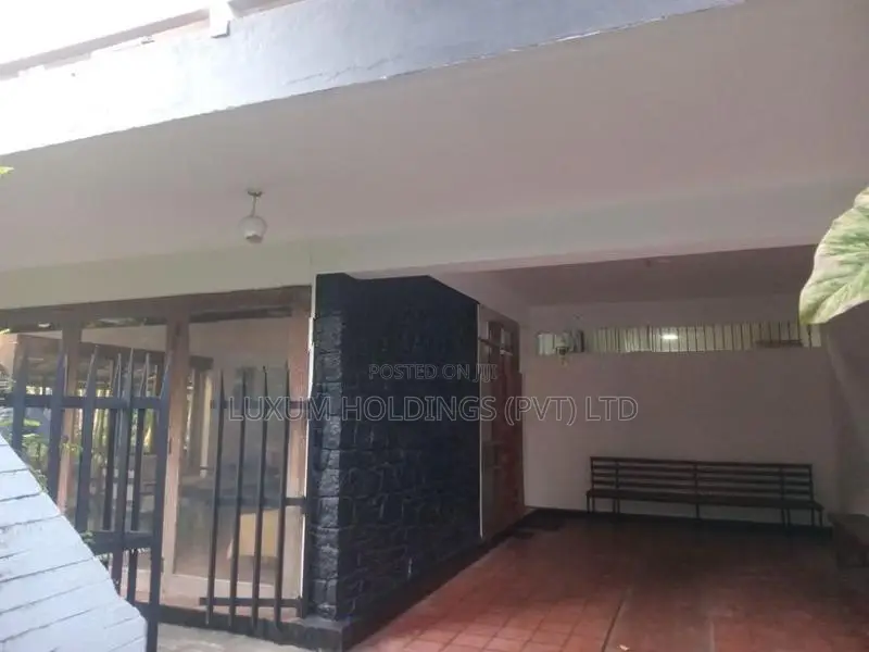 Super Luxury House for Rent in Torrington Avenue Colombo 07 [ 2222C ]