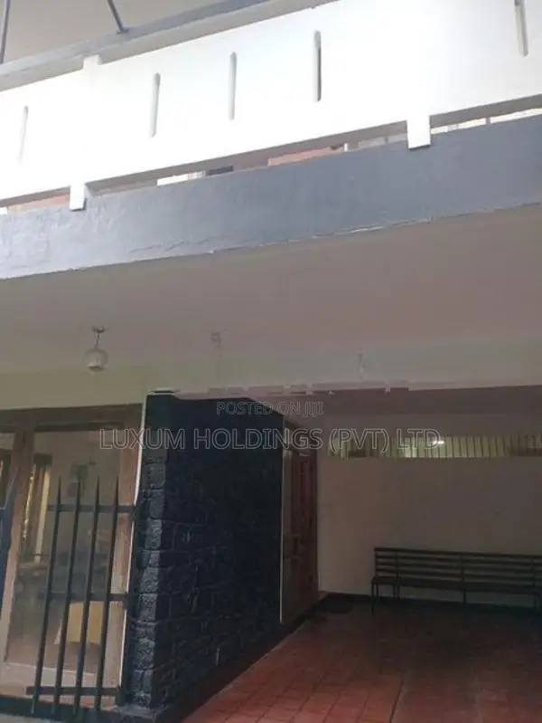 Super Luxury House for Rent in Torrington Avenue Colombo 07 [ 2222C ]