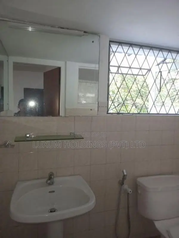 Super Luxury House for Rent in Torrington Avenue Colombo 07 [ 2222C ]