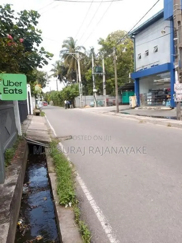 සීදුව අසලින් වටිනා ඉඩමක් විකිණීමට ඇත