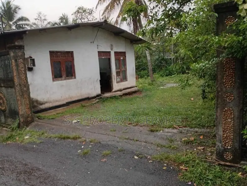 Land with a house For Sale in Kaduwela (SSPL-470)