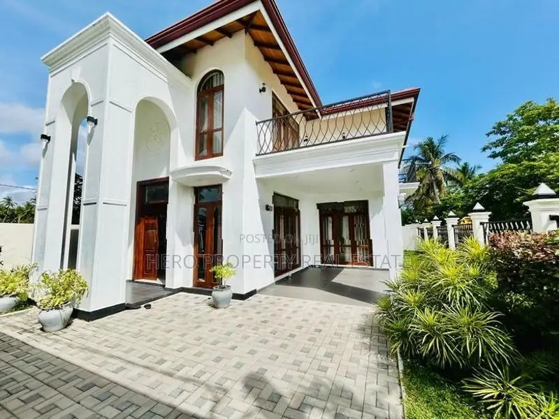 Super Luxury Quality House for Sale in Negombo