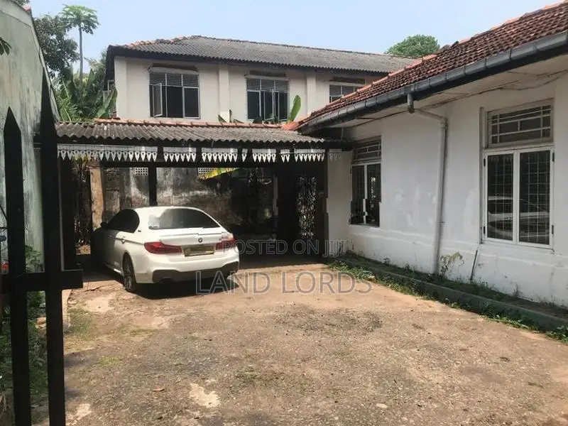 22P Property on Galle Road in a Private FOR SALE Colombo 6