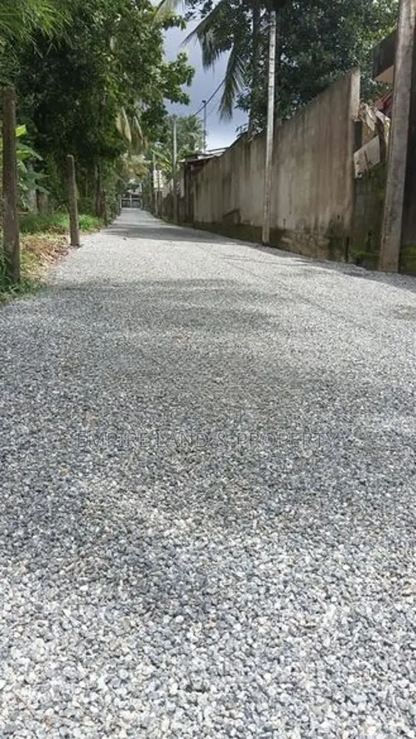 Super luxury land for sale in Kottawa Pelanwatte
