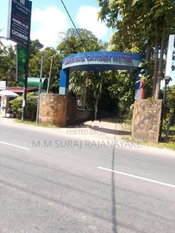 කටුනායක - ආඩිඅම්බලමින් ඉඩමක් විකිණීමට ඇත