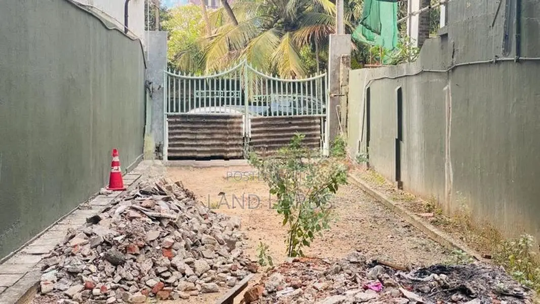 41P Property in Shrubbery Gardens Bambalapitiya Colombo 4 FOR SALE