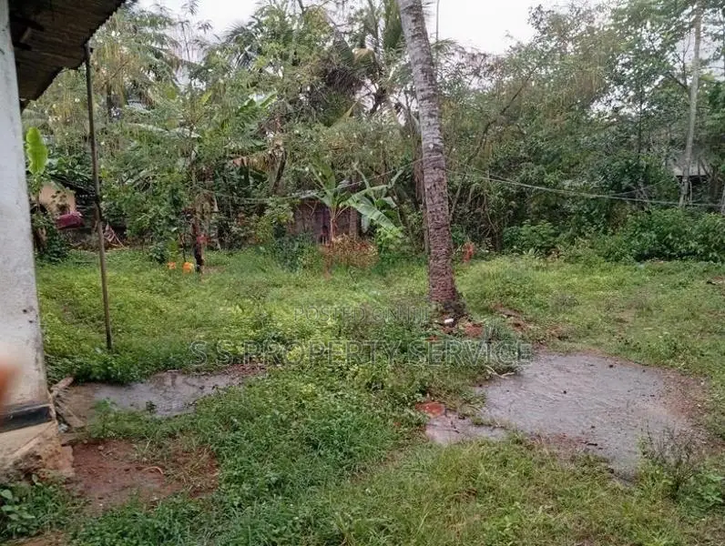 Land with a house For Sale in Kaduwela (SSPL-470)