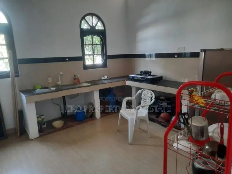 Modern House for Rent in Negombo Daluwakotuwa