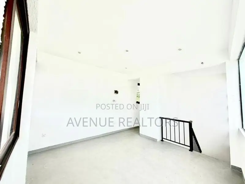 10 Perch Brand New 5BR House for Sale in Kaduwela (HS4721)