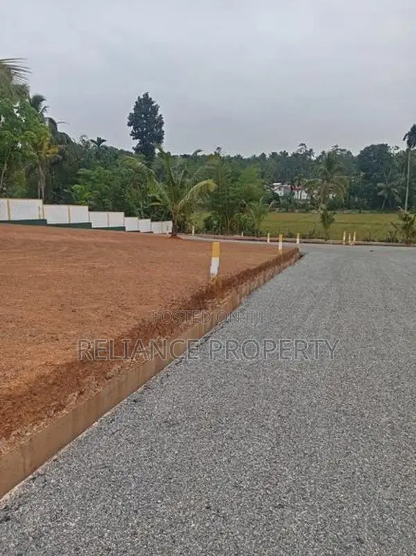 Super Location Land in Kottawa - Diyagama