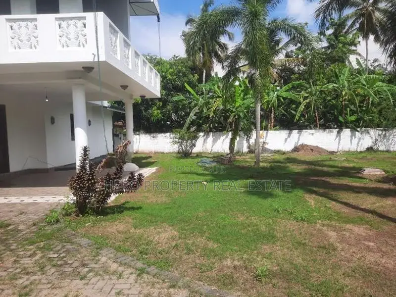 Modern House for Rent in Negombo Daluwakotuwa