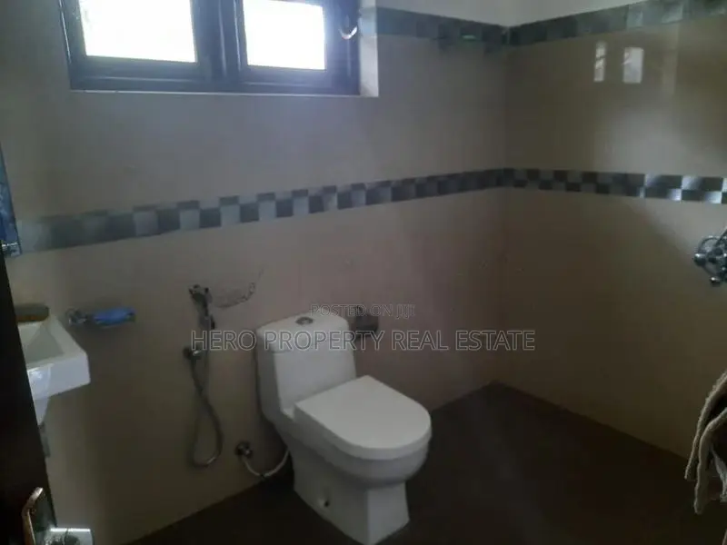 Modern House for Rent in Negombo Daluwakotuwa