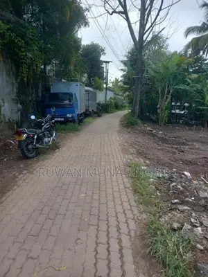 Residential Land Plots Sale in Battaramulla