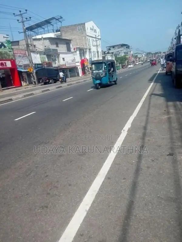 Land four sale wallampitiya