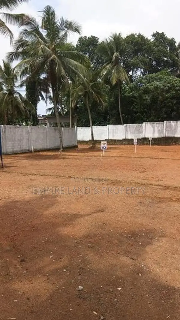 Land in Between Kottawa and Pannipitiya Pols for Sale Pelanwatte