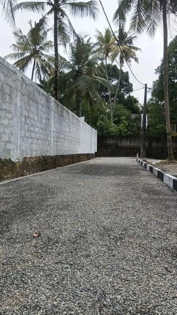Kottawa Mahawatte Land for Sale Near Friday fair junction