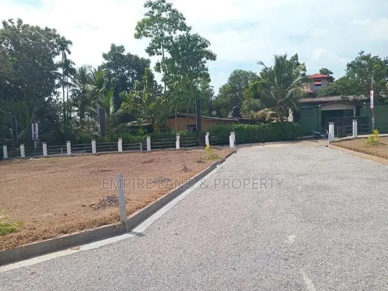Beautiful Area Walking Distance to 138 Road Homagama Land For Sale