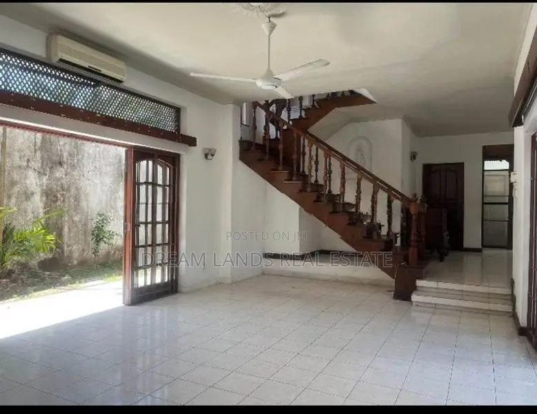 4BED HOUSE FOR RENT IN COLOMBO 05 (SP1247)