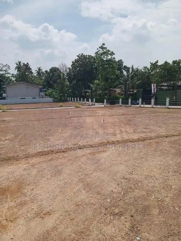 Beautiful Area Walking Distance to 138 Road Homagama Land For Sale