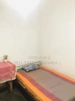 Room for rent in Kadawatha girls only