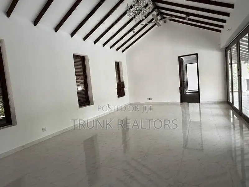 Thalawathugoda 05BR House For Rent (NK11396)