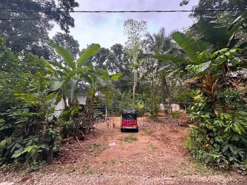 6.8 Acre Land for Sale in Hanwella (LA4730)
