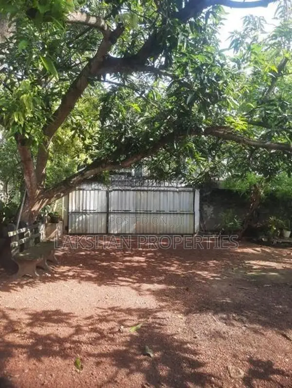 Land For Sale In Dehiwala Aththidiya