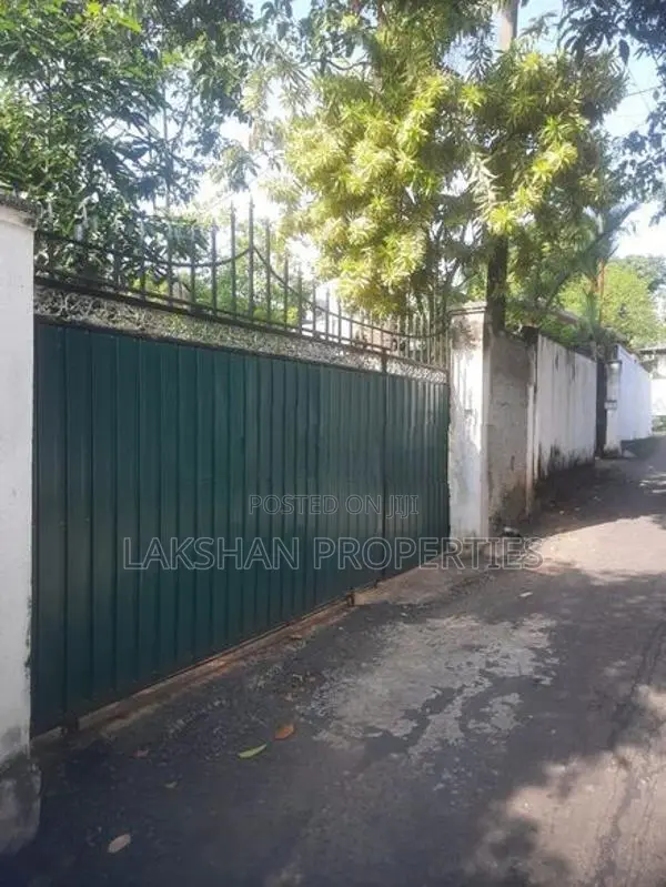 Land For Sale In Dehiwala Aththidiya