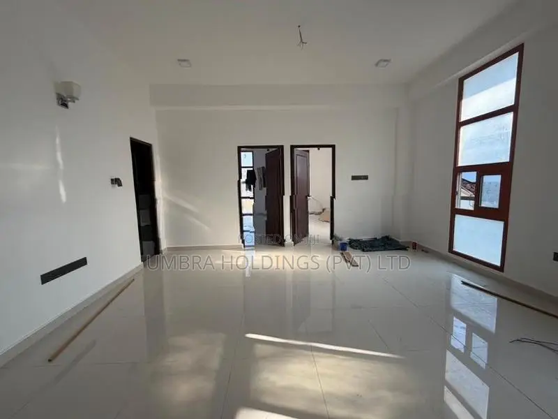 Apartment Building For Rent In 5th Lane, Colombo 03 - 3962U