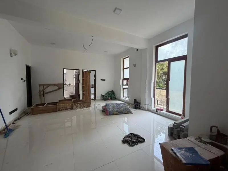 Apartment Building For Rent In 5th Lane, Colombo 03 - 3962U