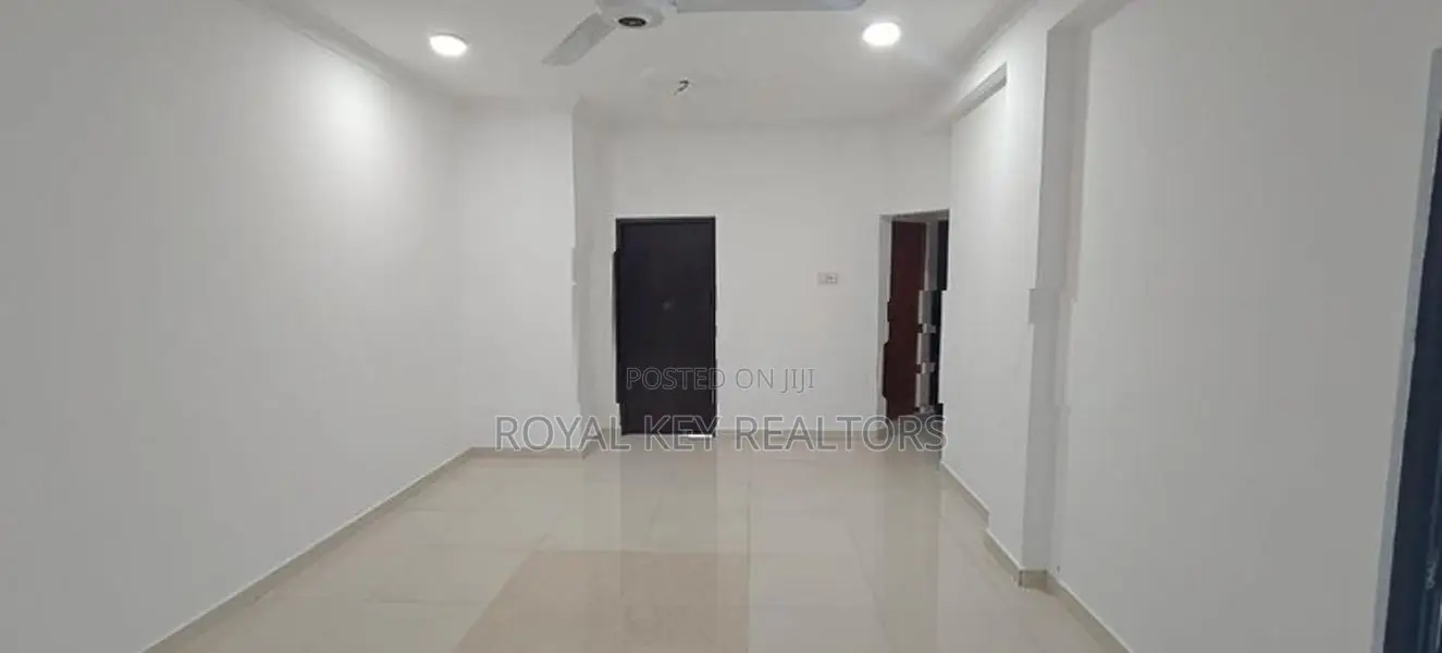 Towers– 04 Bedroom Unfurnished Apartment for Sale Colombo 06