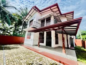 Luxury Two Unit Houses for Sale in Athurugiriya