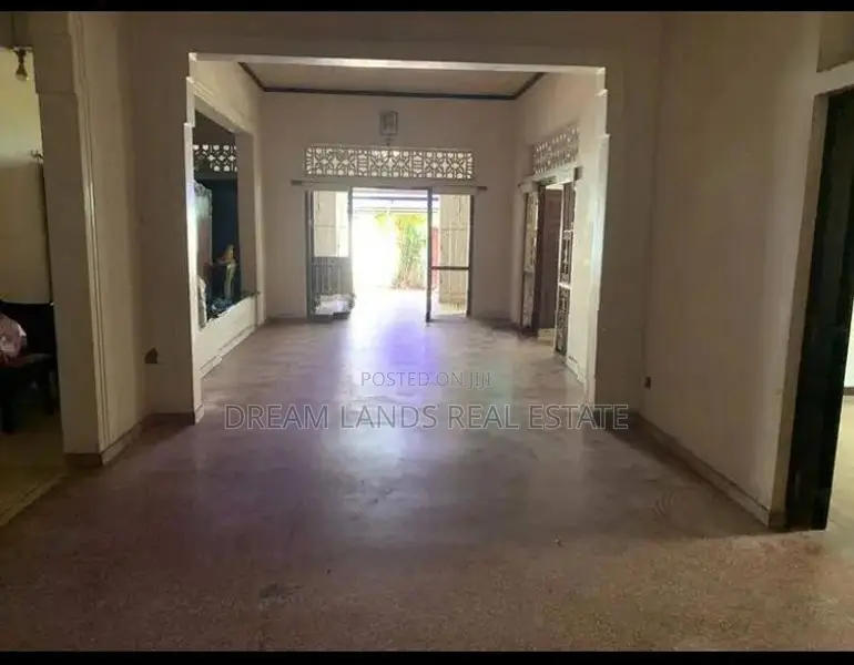HOUSE FOR RENT IN MOUNT LAVINIA (SP1253)
