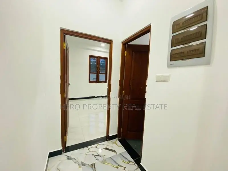 HAS205 - Luxury Elegant House for Sale in Piliyandala