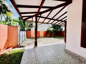 Luxury Two Unit Houses for Sale in Athurugiriya