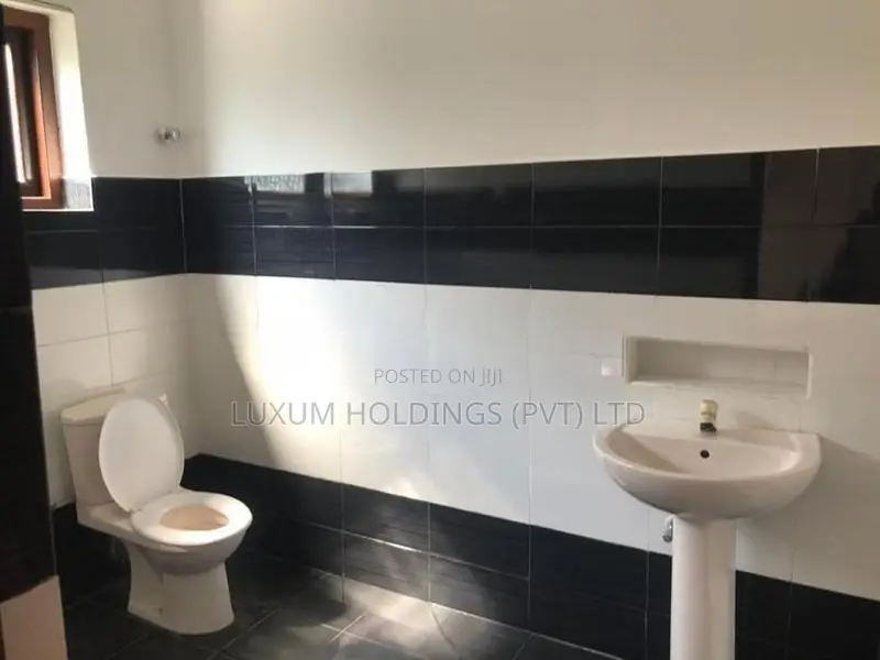 10+ parkings House For Rent Facing 5th Lane Colombo 03 [ 641C ]